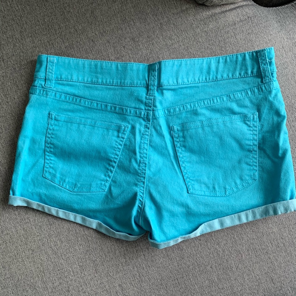 Turquoise jean shorts - Picture 2 of 3